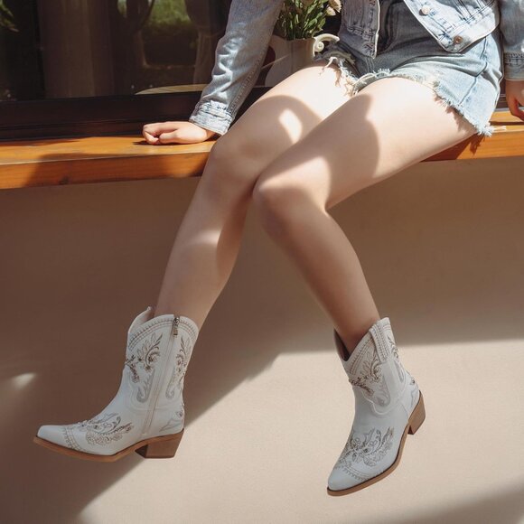 Women White Cowgirl with Sparkly Embroidered Rhinestone Short Western Ankle Boot - Picture 7 of 8